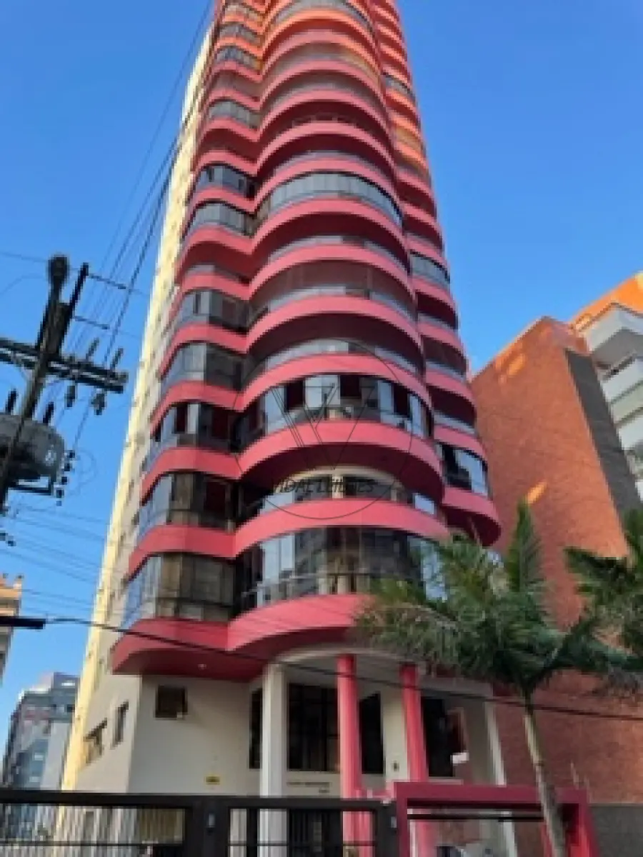 LOTE 001 - Apartamento alto padrão próximo das quatro praças