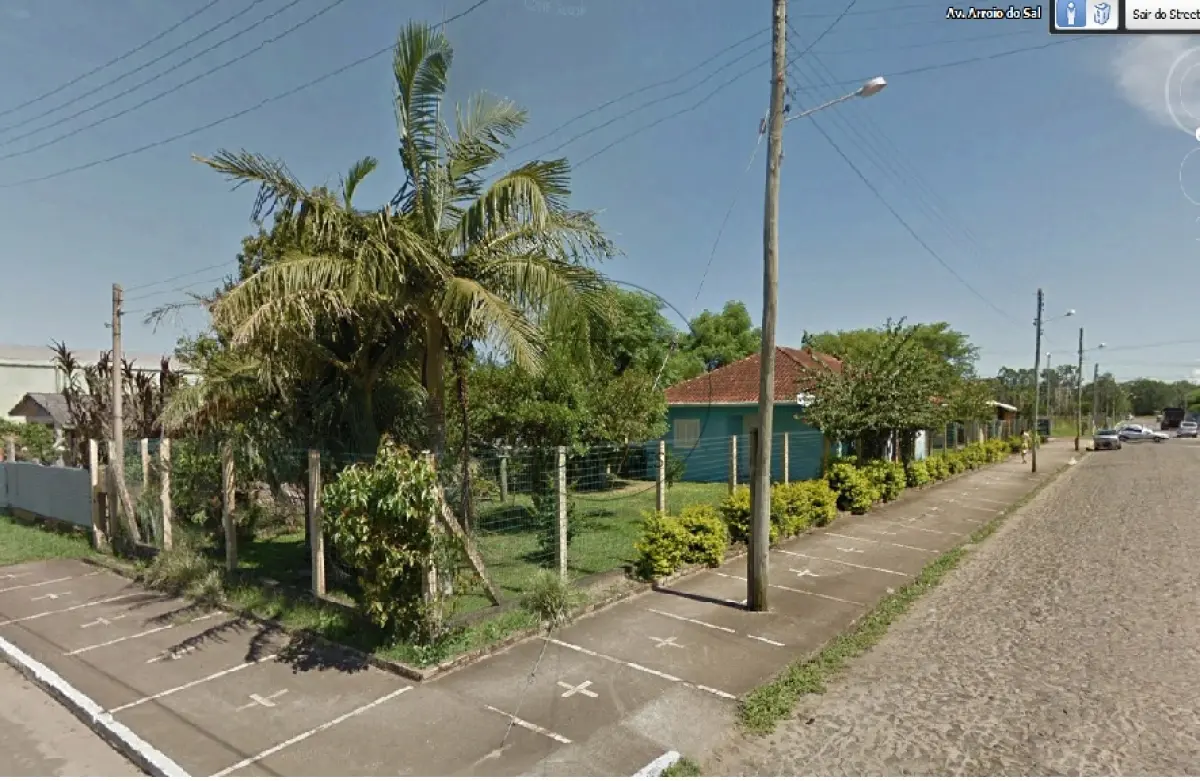 LOTE 001 - Bela casa de esquina em Arroio do Sal